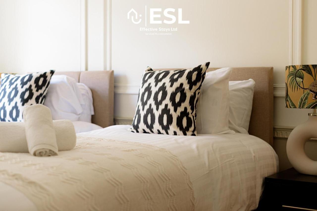 Most Central Luxury Grade 2 Listed Apartment Overlooking Shrewsbury Square - Free Parking Kültér fotó