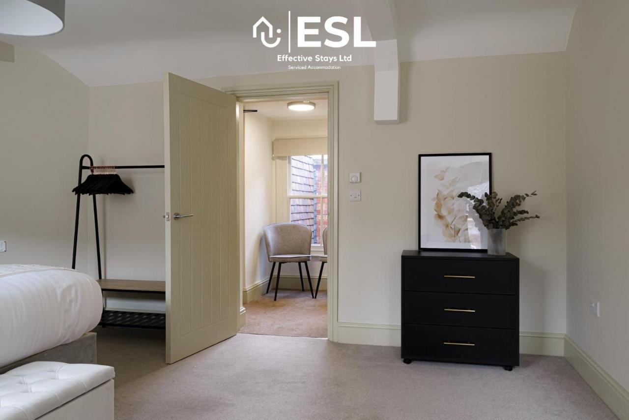 Most Central Luxury Grade 2 Listed Apartment Overlooking Shrewsbury Square - Free Parking Kültér fotó